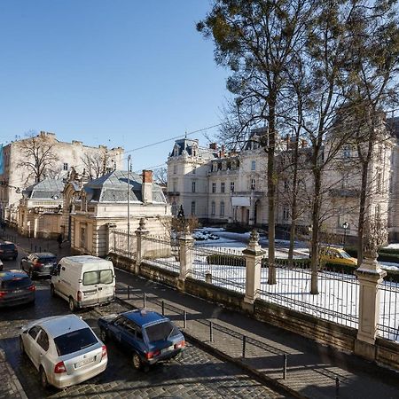 Palace View Apartments - 24 Kopernyka Str. リヴィウ エクステリア 写真