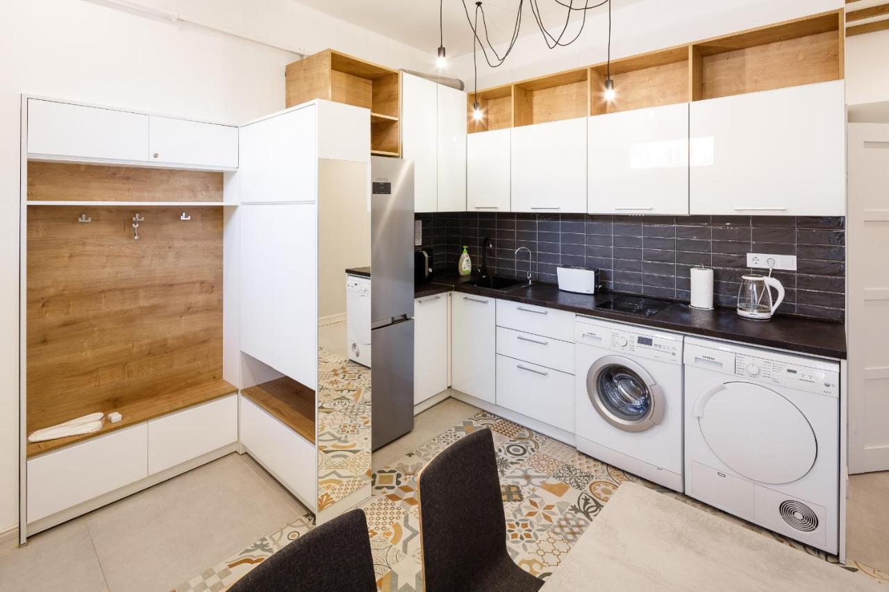 Palace View Apartments - 24 Kopernyka Str. リヴィウ エクステリア 写真