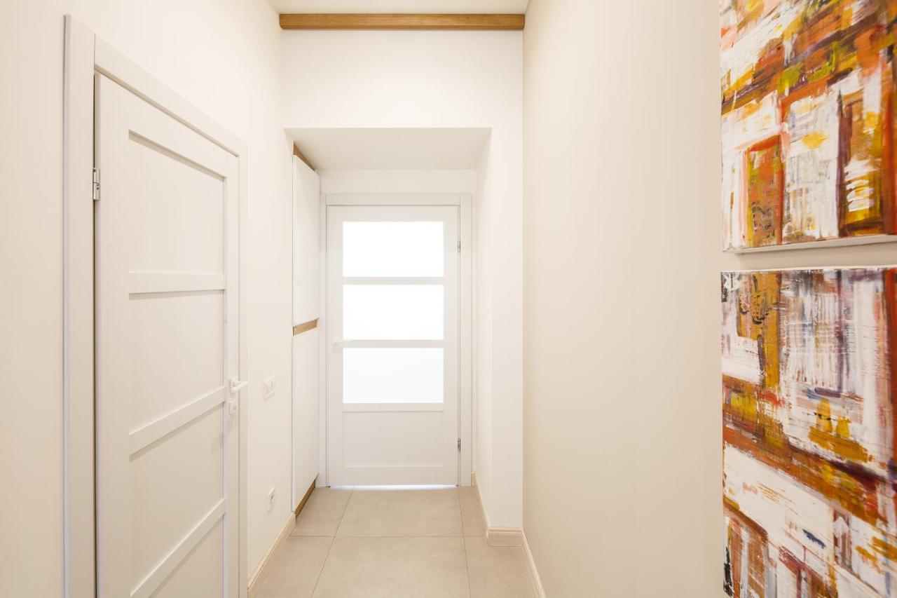 Palace View Apartments - 24 Kopernyka Str. リヴィウ エクステリア 写真